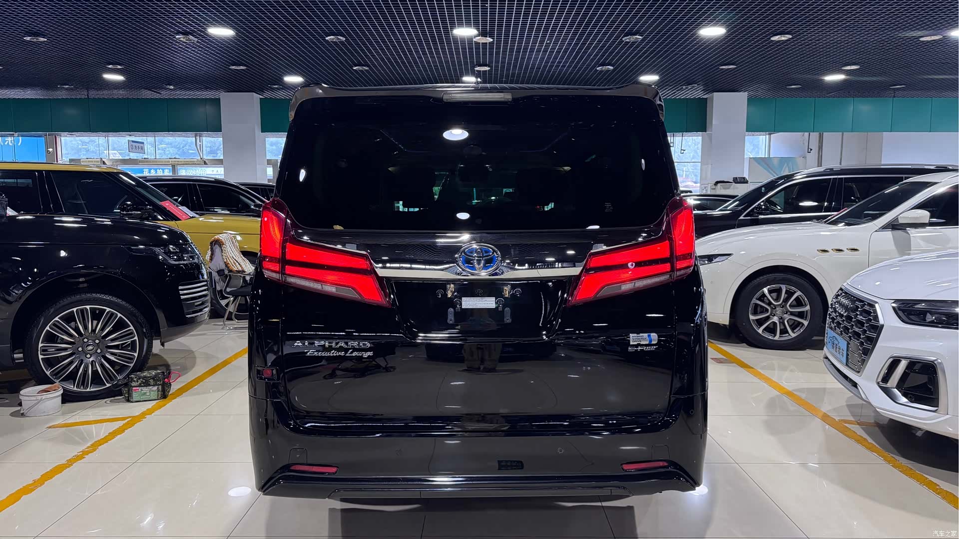 Toyota Alphard, 2022 9