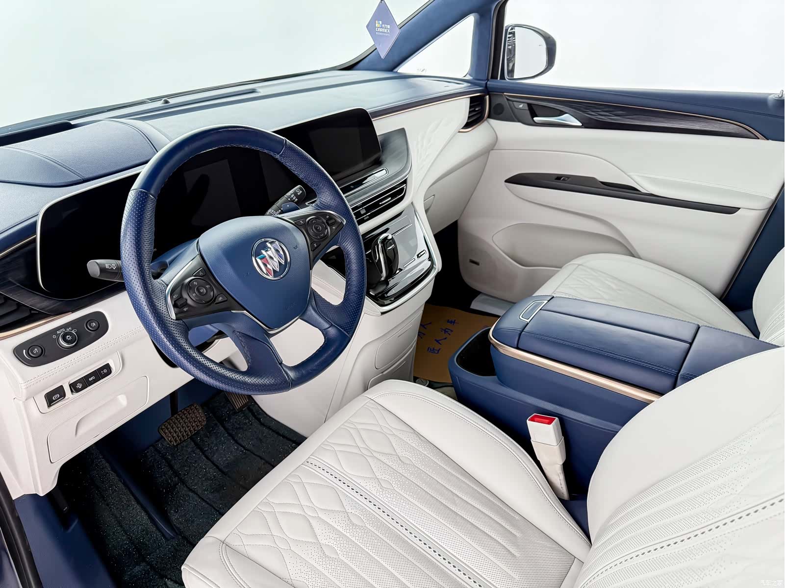 Buick GL8, 2022 3