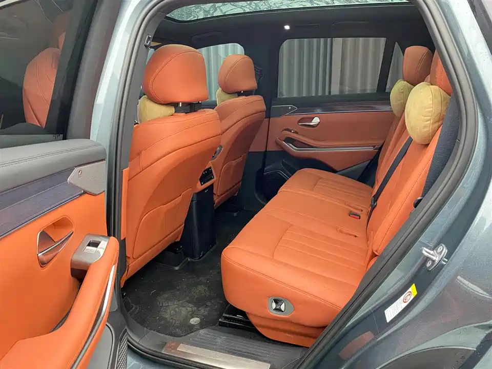 BYD Tang L