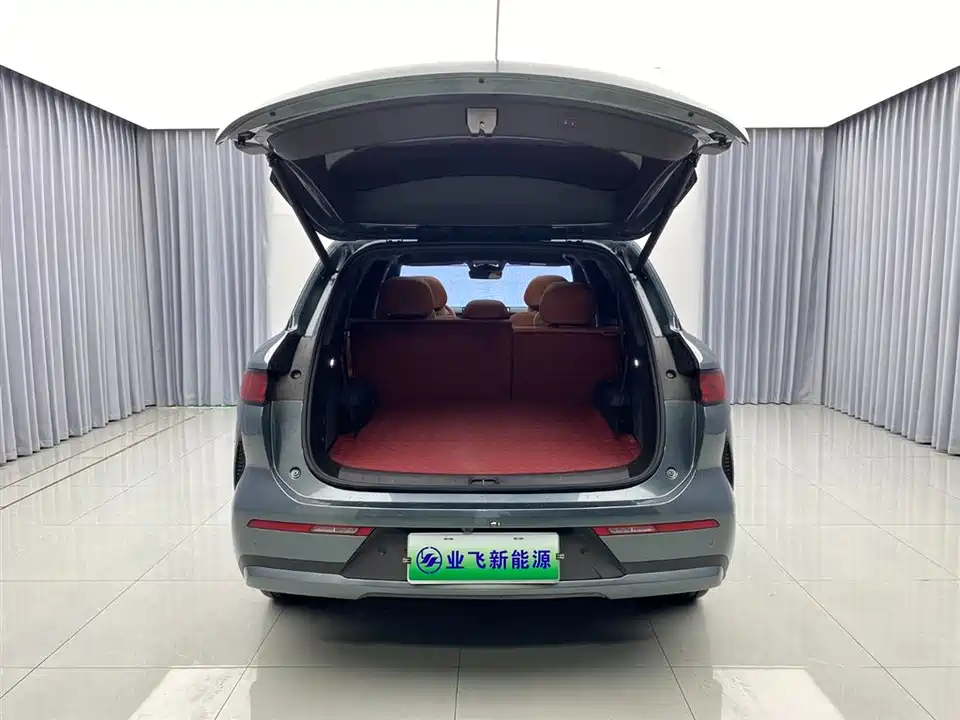 BYD Tang L