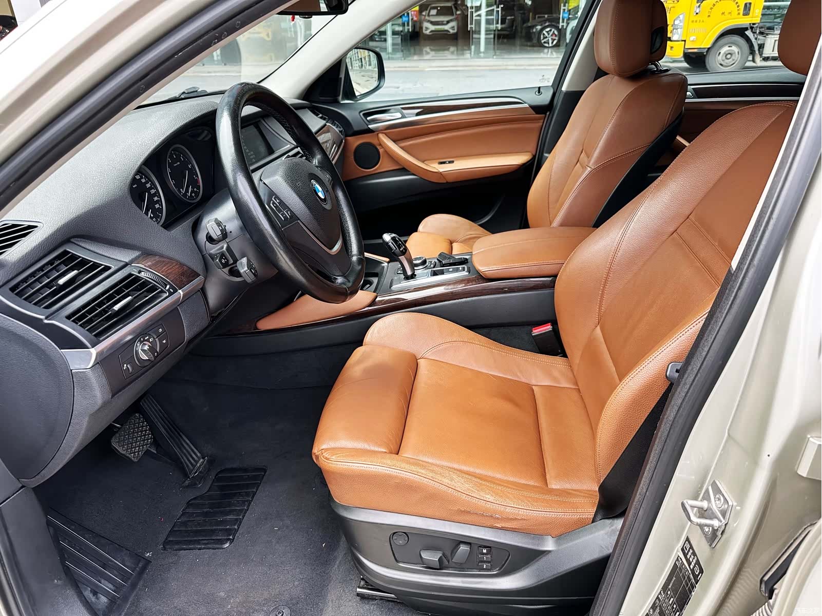 BMW X6, 2013 10