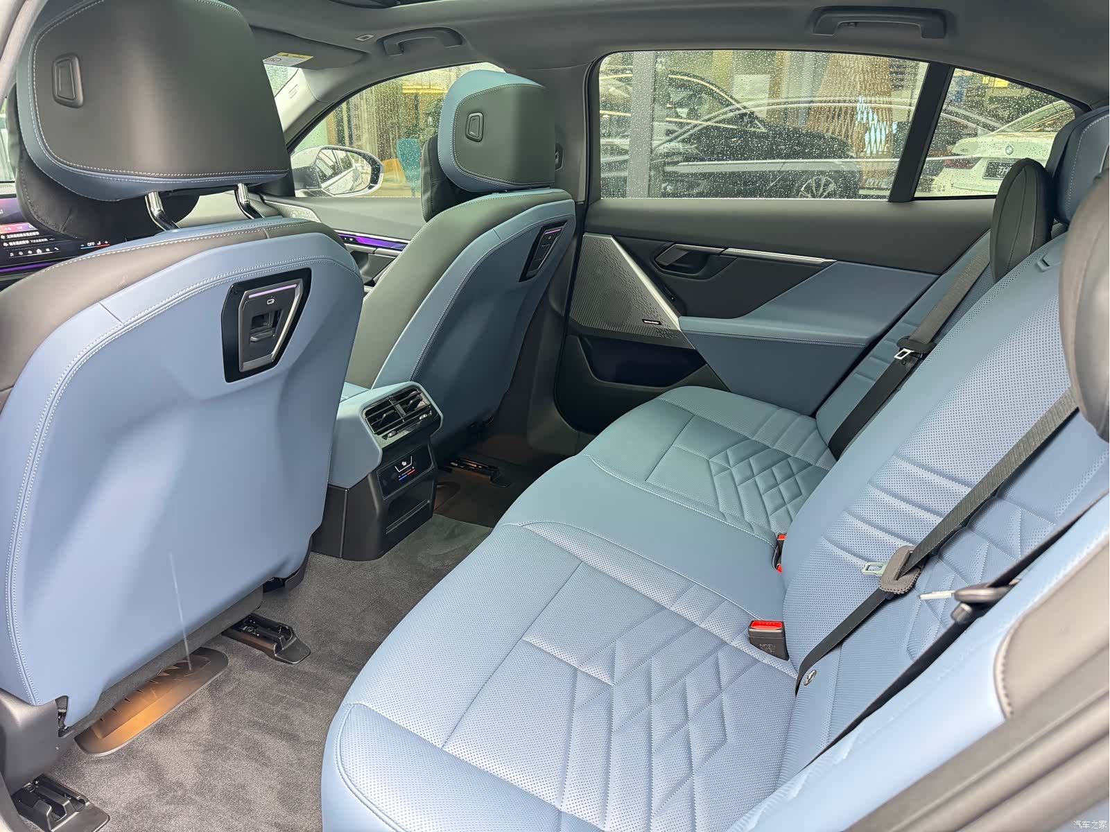 BMW i5, 2024 8