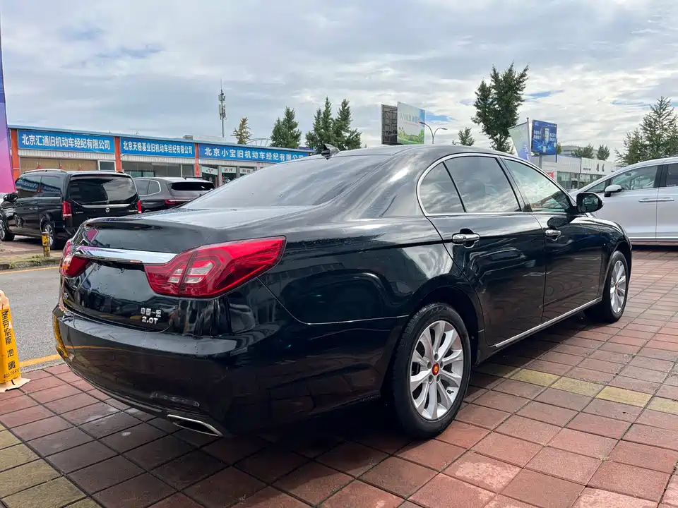 Hongqi H7