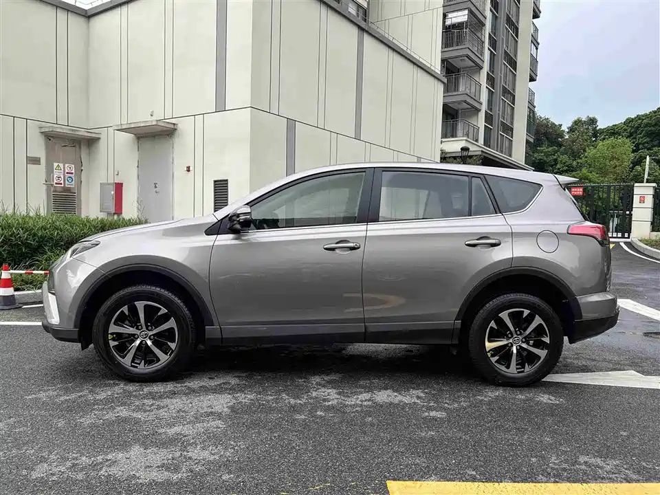Toyota RAV4 Rongfang