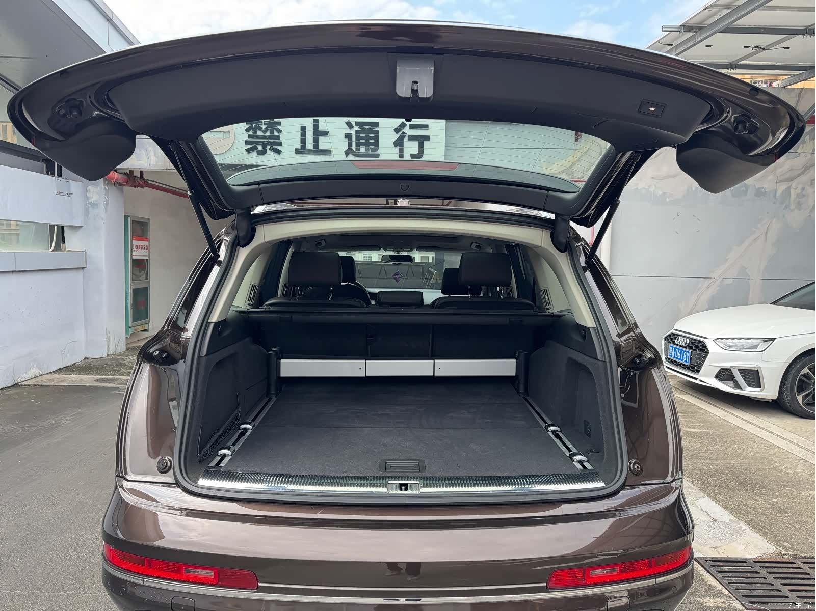 Audi Q7, 2012 23