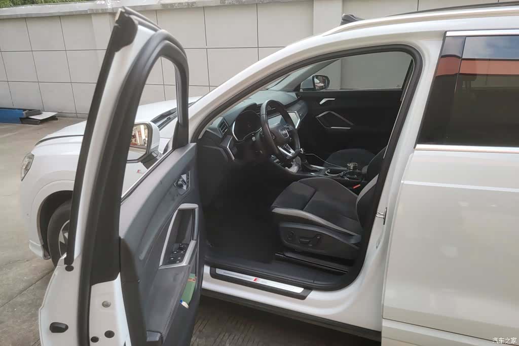 Audi Q3, 2022 9