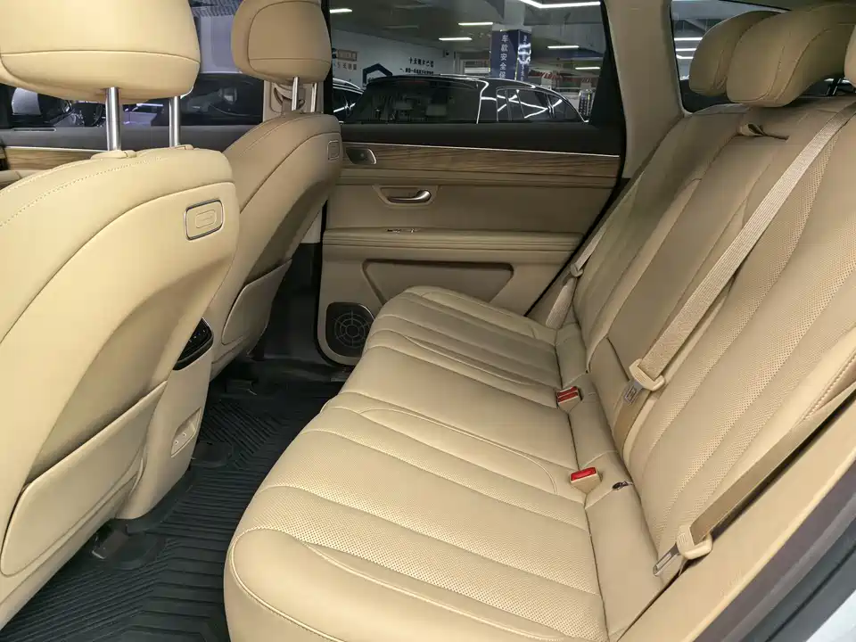 AITO Ask the world M7