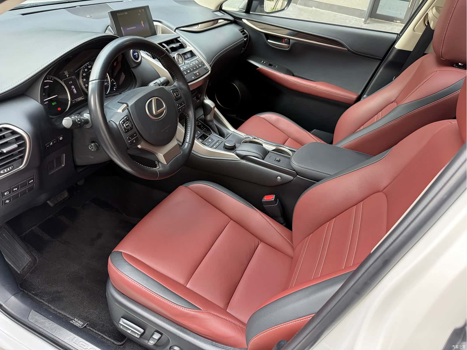 Lexus NX, 2017 12