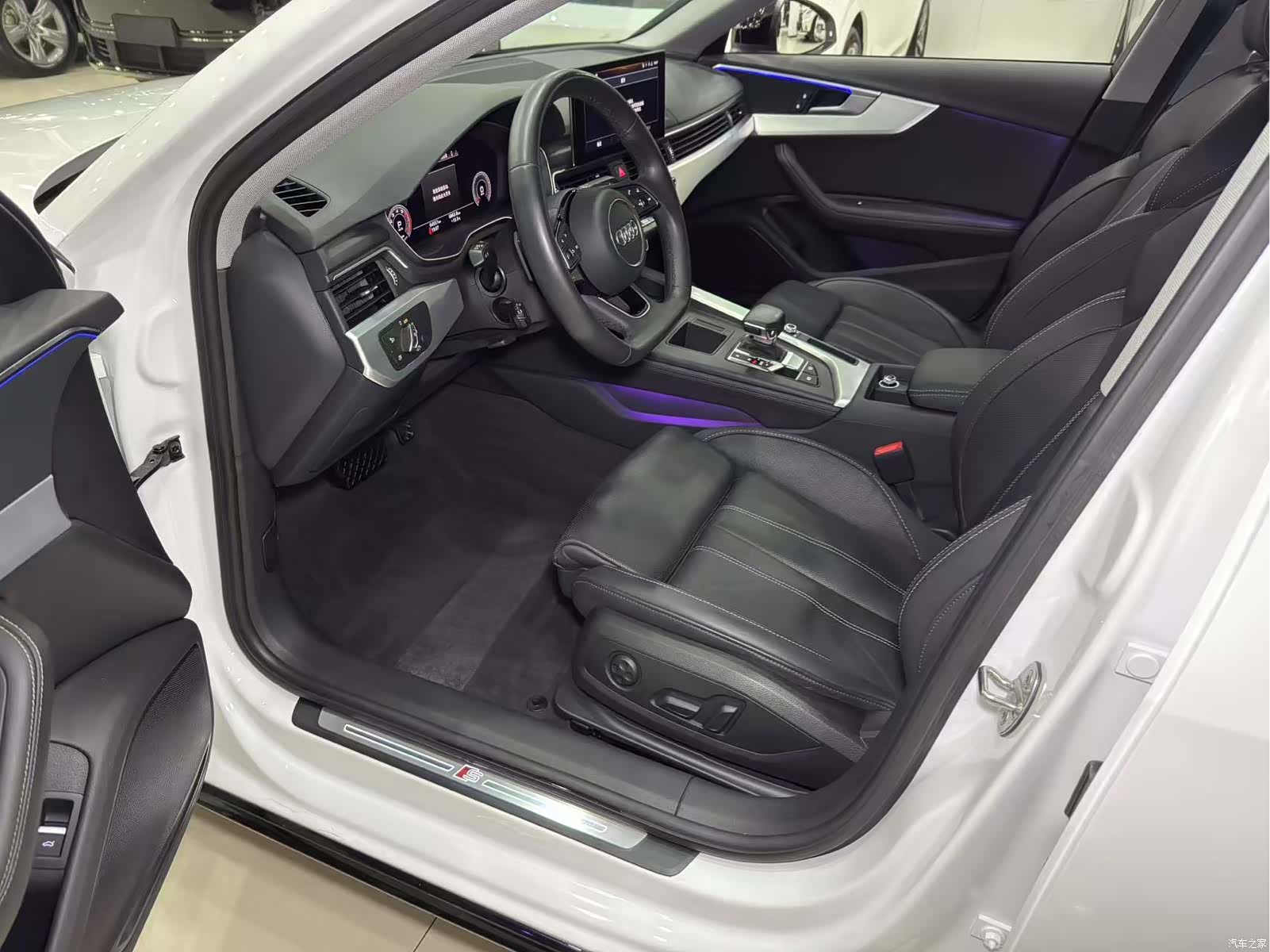 Audi A4L, 2023 все фото