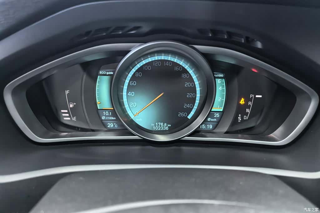 Volvo V40, 2014 14