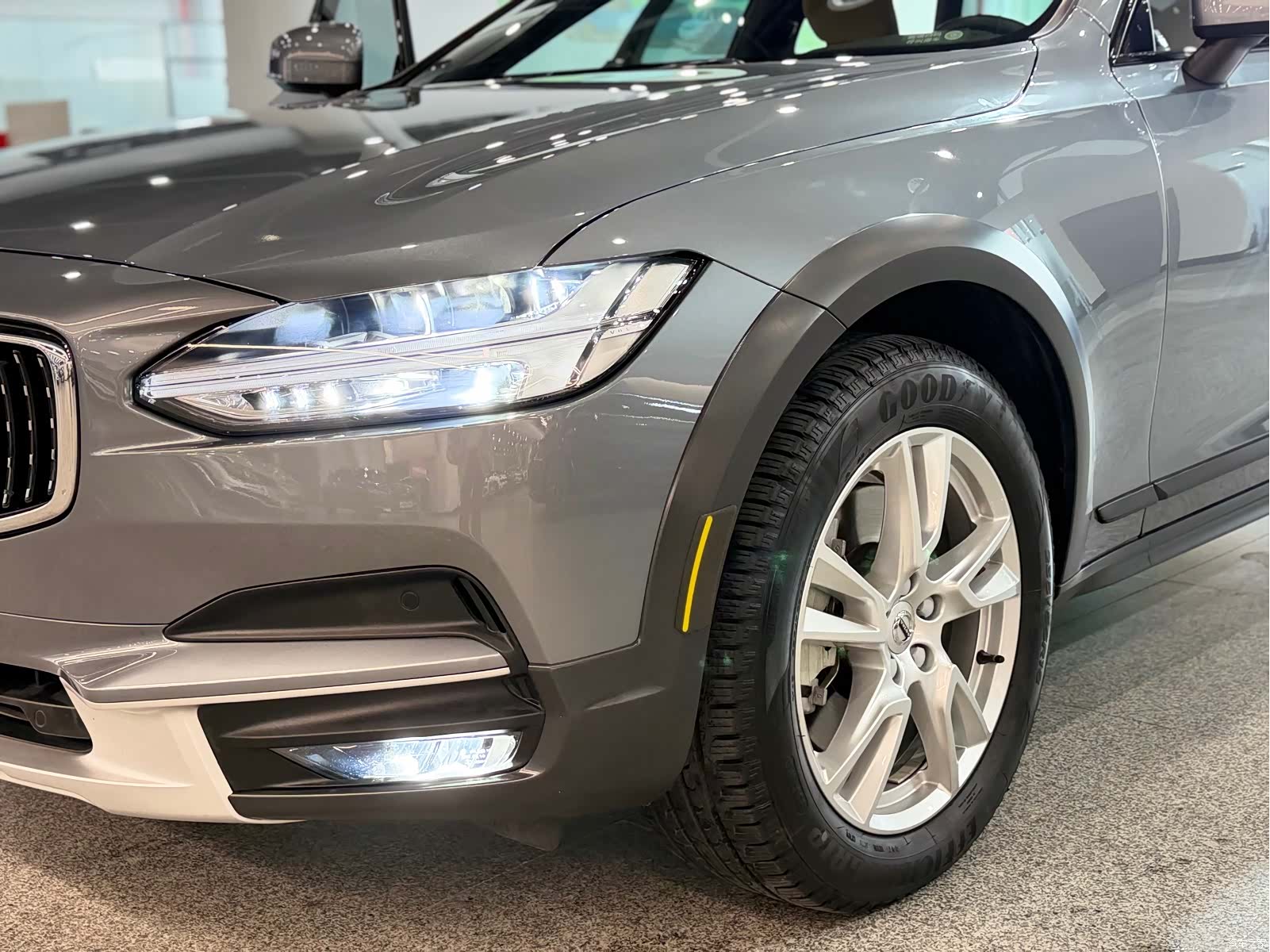 Volvo V90, 2019 18
