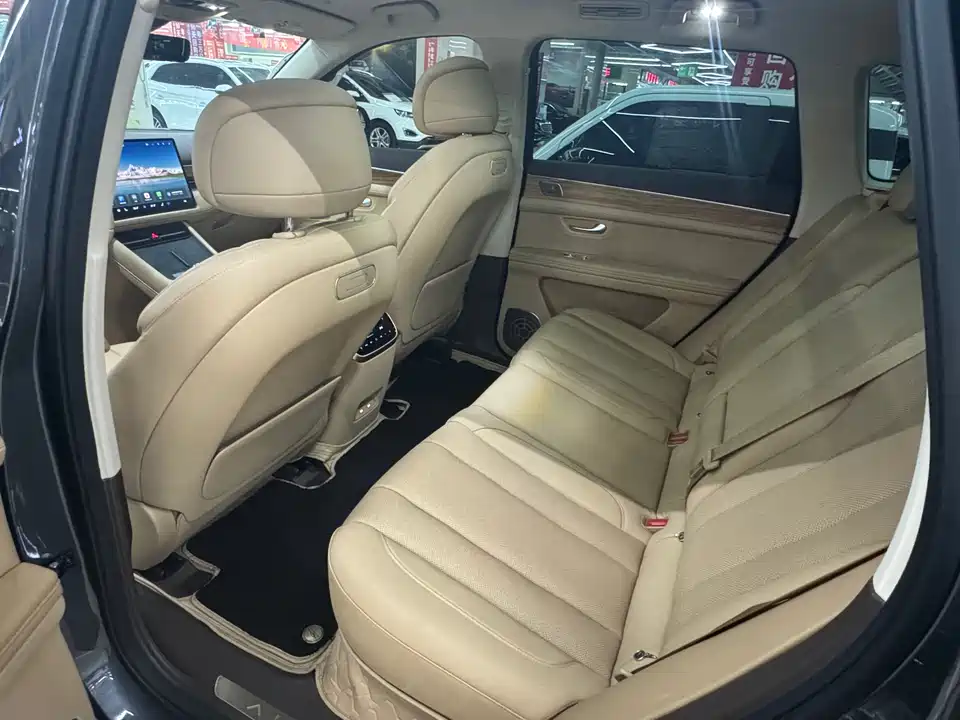 AITO Ask the world M7