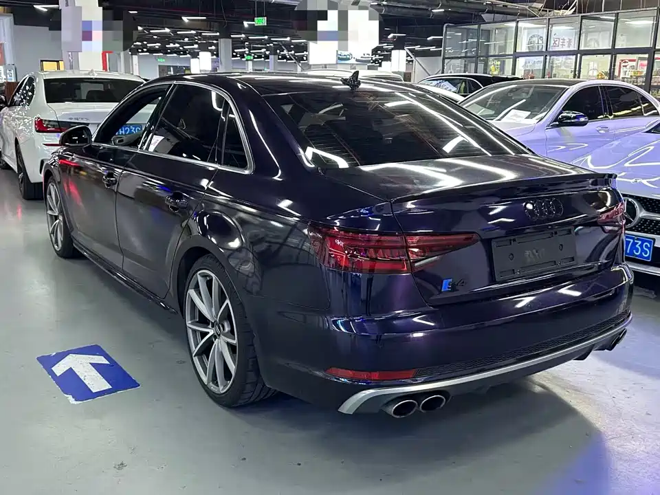 Audi S4