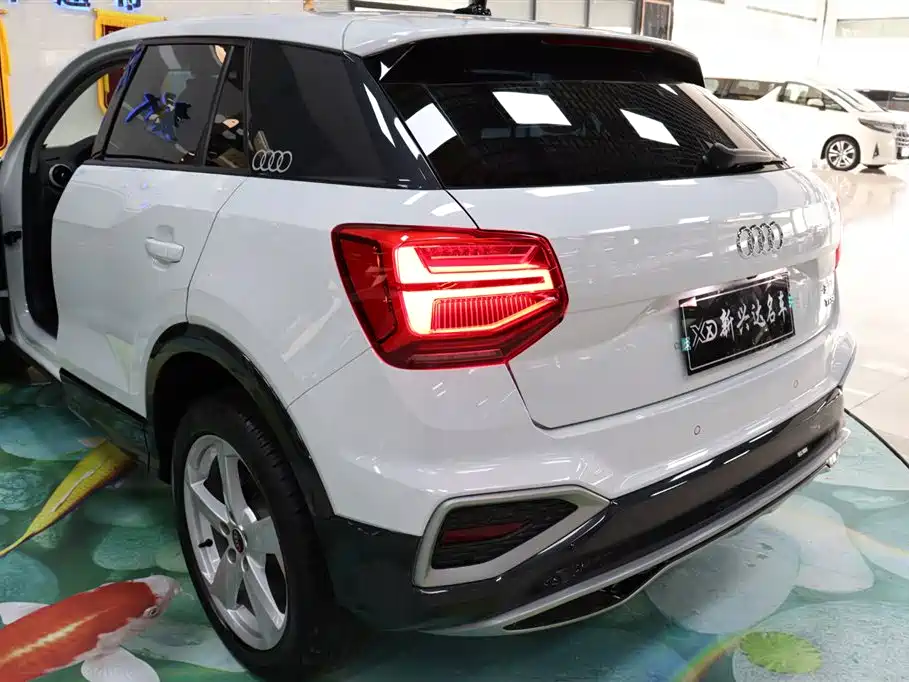Audi Q2L