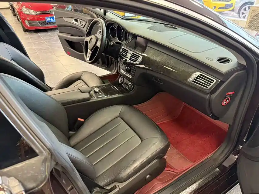 Mercedes-Benz CLS Mercedes-Benz CLS