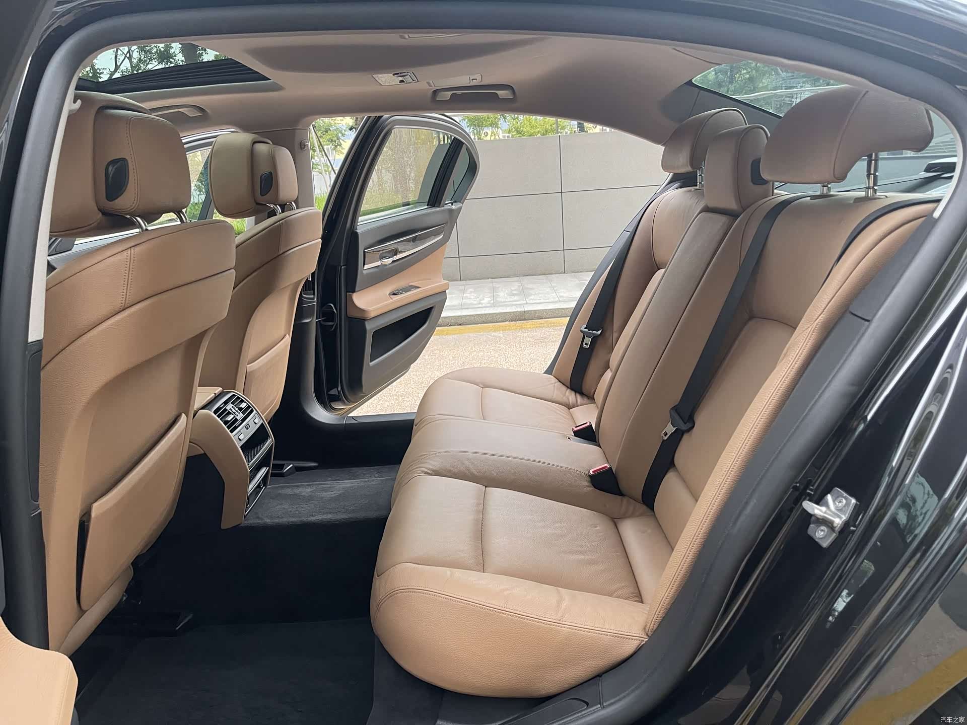 BMW 7 Series, 2012 9
