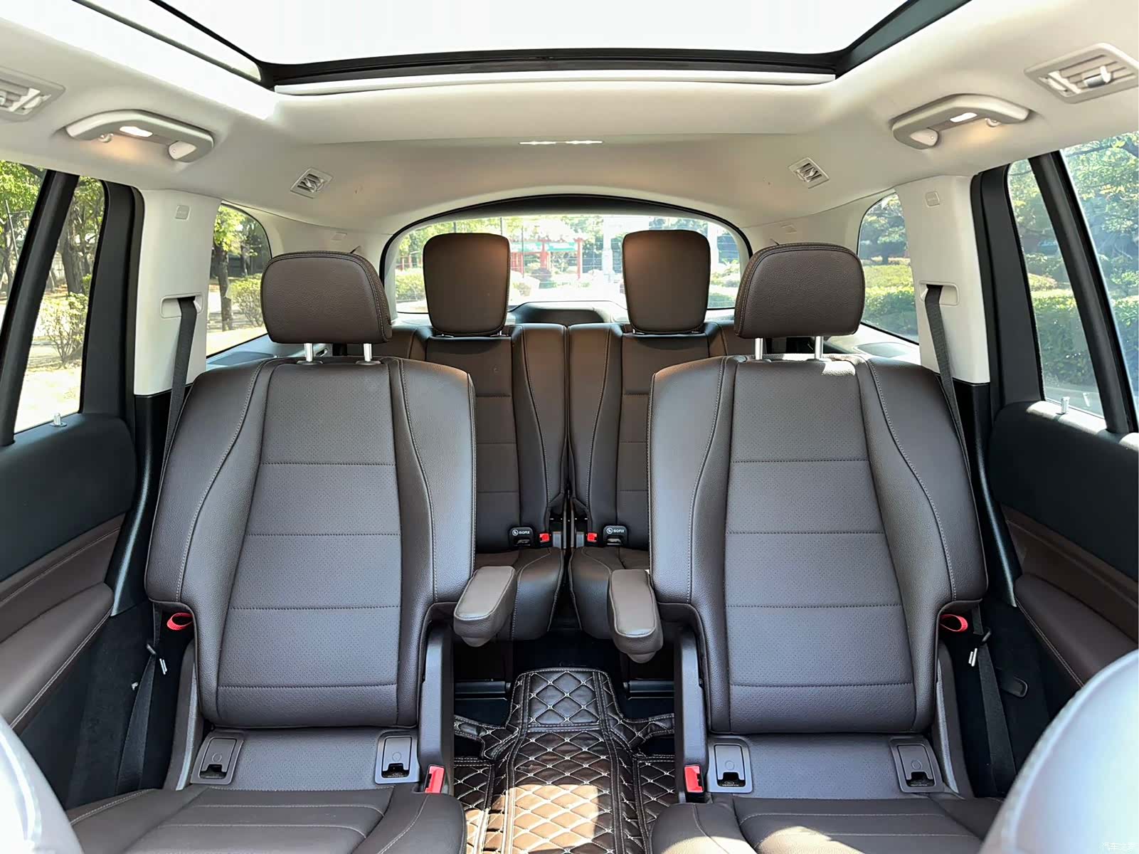 Mercedes-Benz GLS, 2024 17