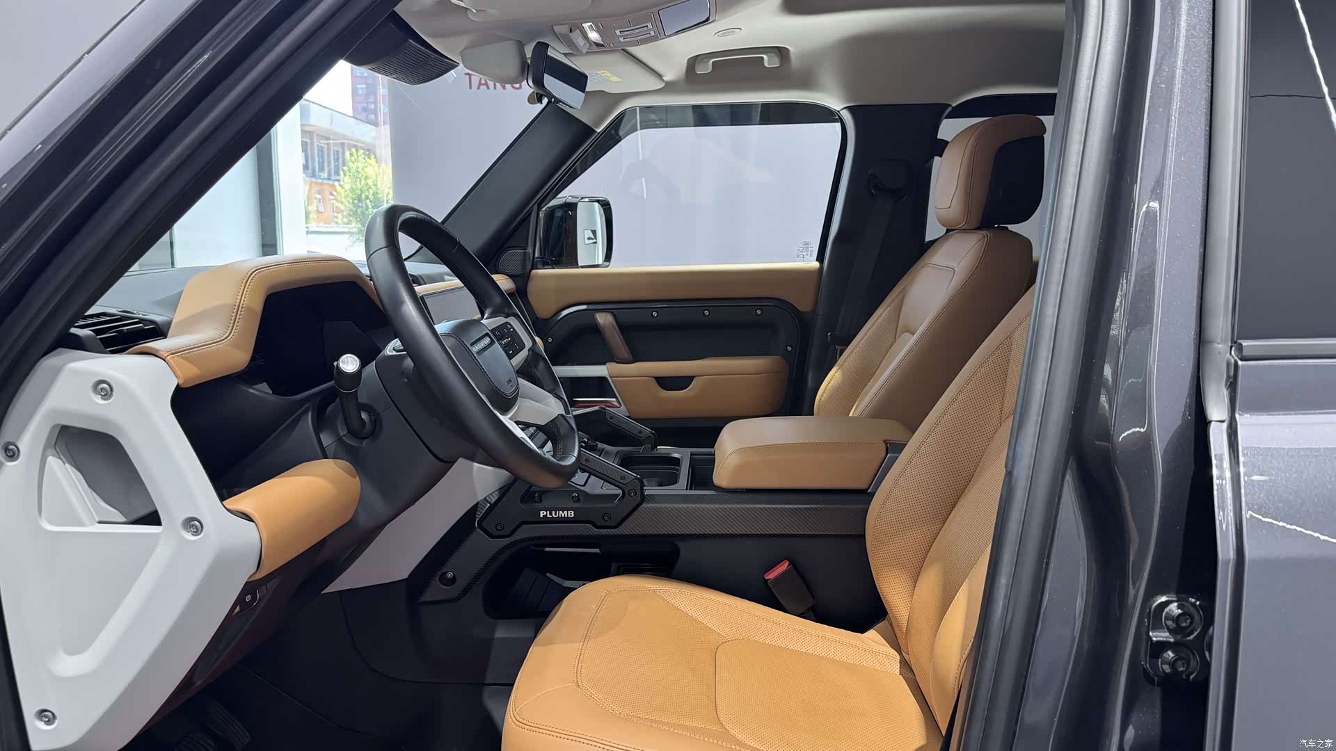 Land Rover Defender, 2024 14