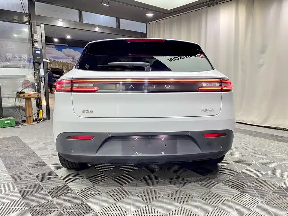 AITO Ask the world M5