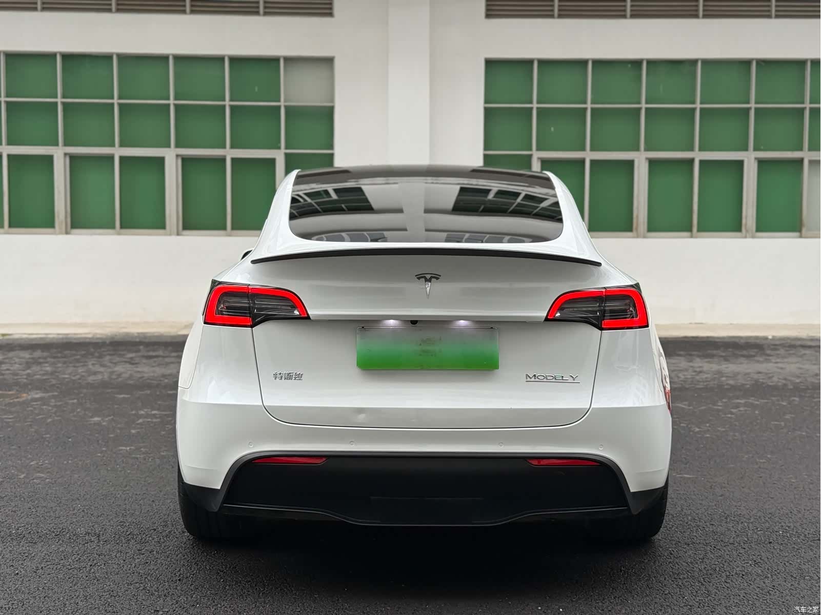 Tesla Model Y, 2022 все фото