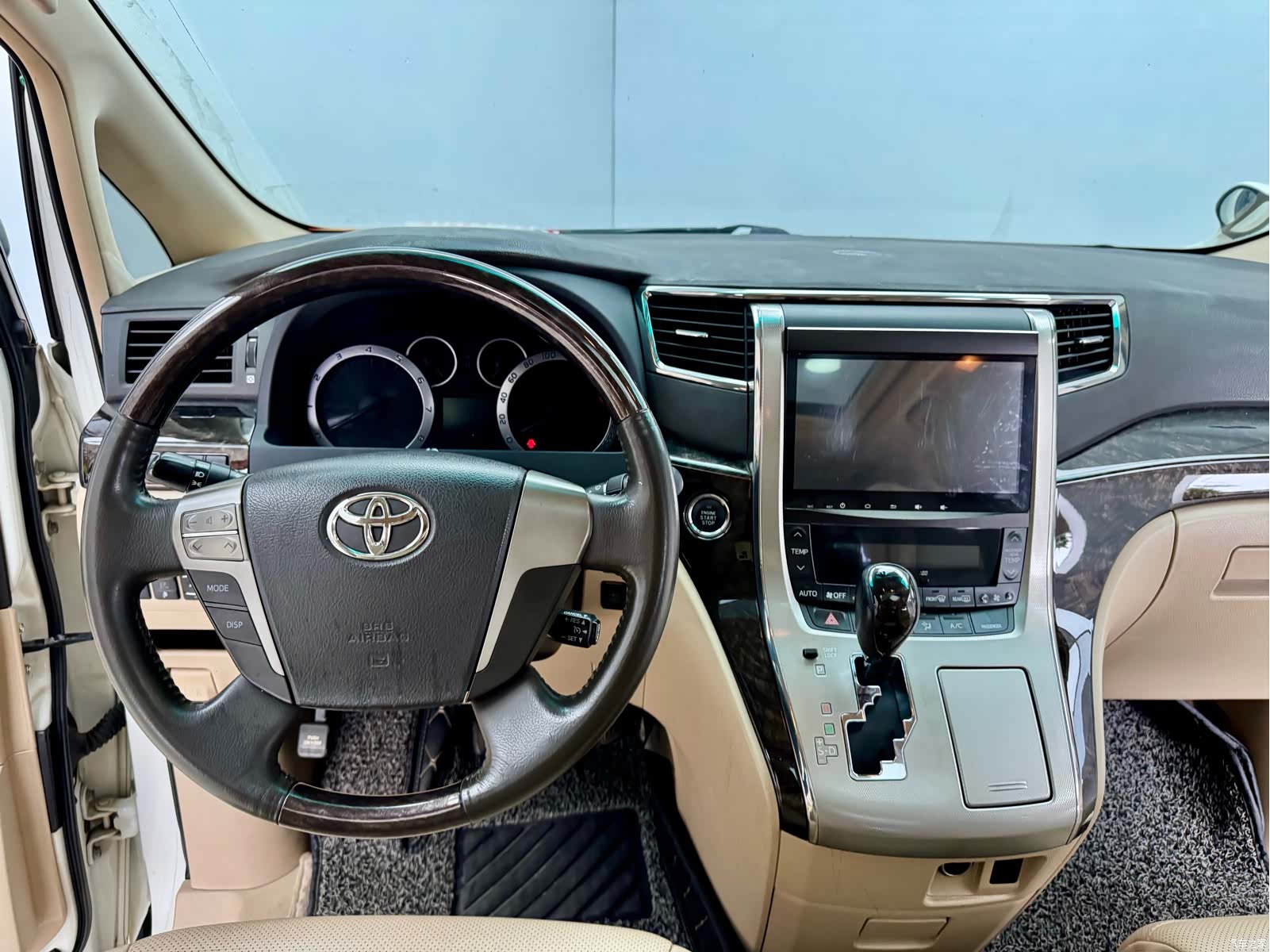 Toyota Alphard, 2016 19