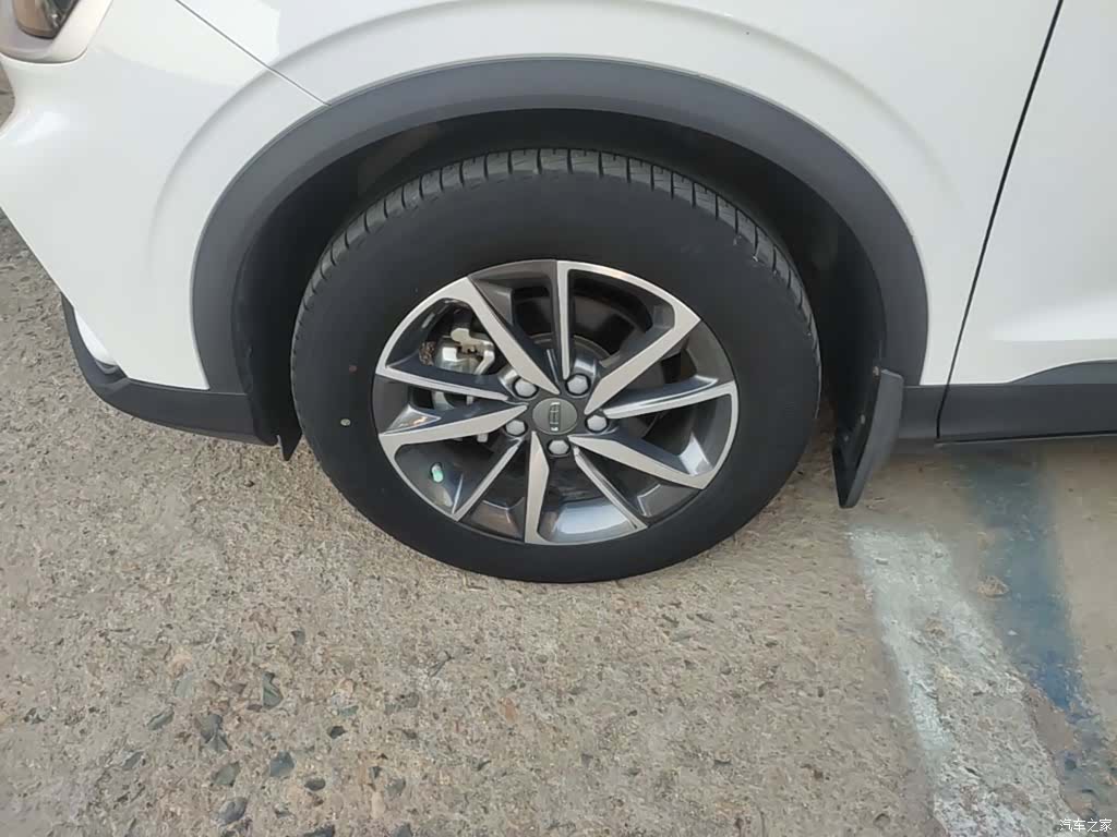Geely Coolray, 2021 23