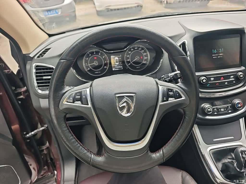 Wuling 560, 2015 11