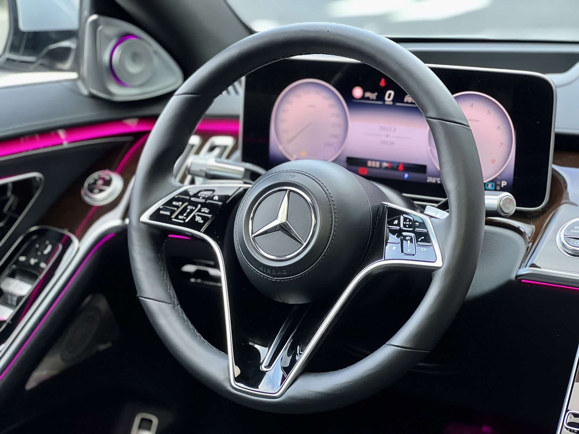 Mercedes-Benz S-Class, 2023 6