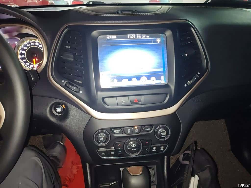 Jeep Cherokee, 2018 13