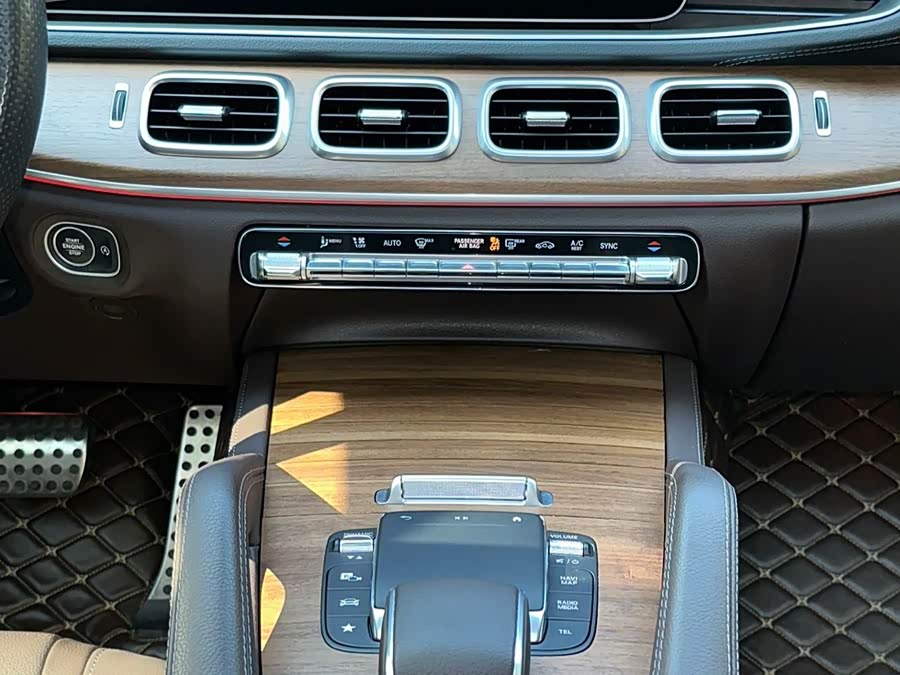 Mercedes-Benz GLS 2024, фото 14