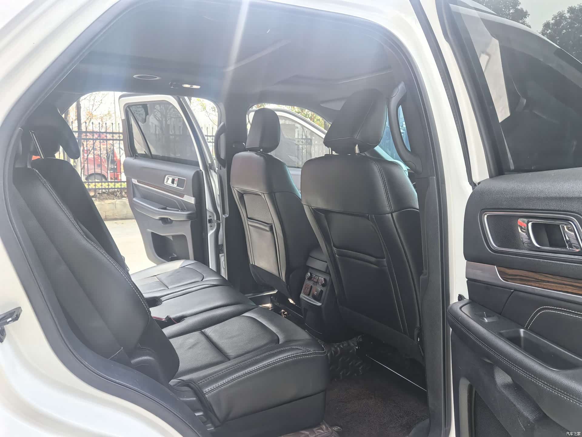 Ford Explorer, 2019 19