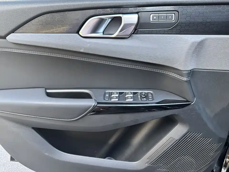 Lynk & Co 02 Hatchback