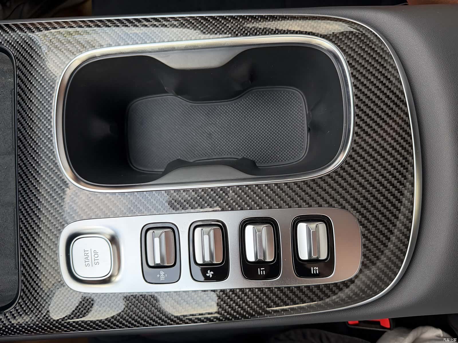 Xiaomi SU7, 2025 16