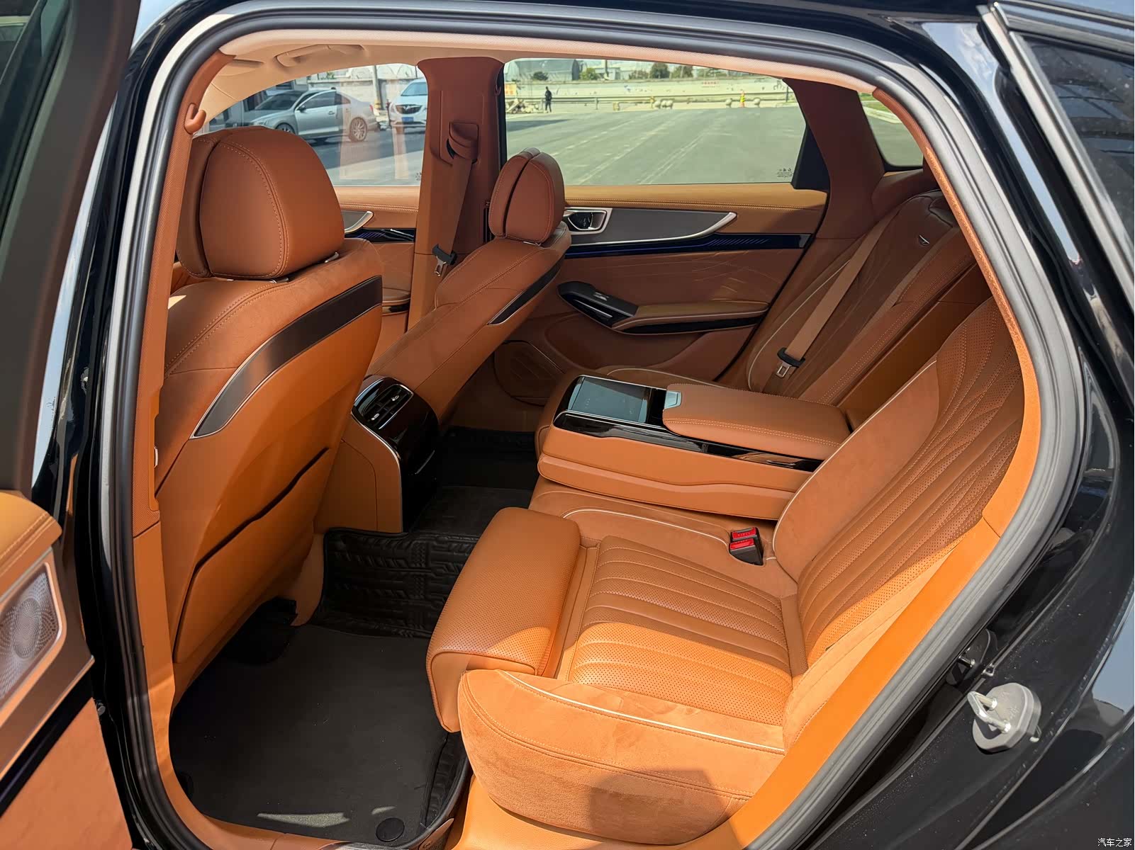 Hongqi H9, 2024 14