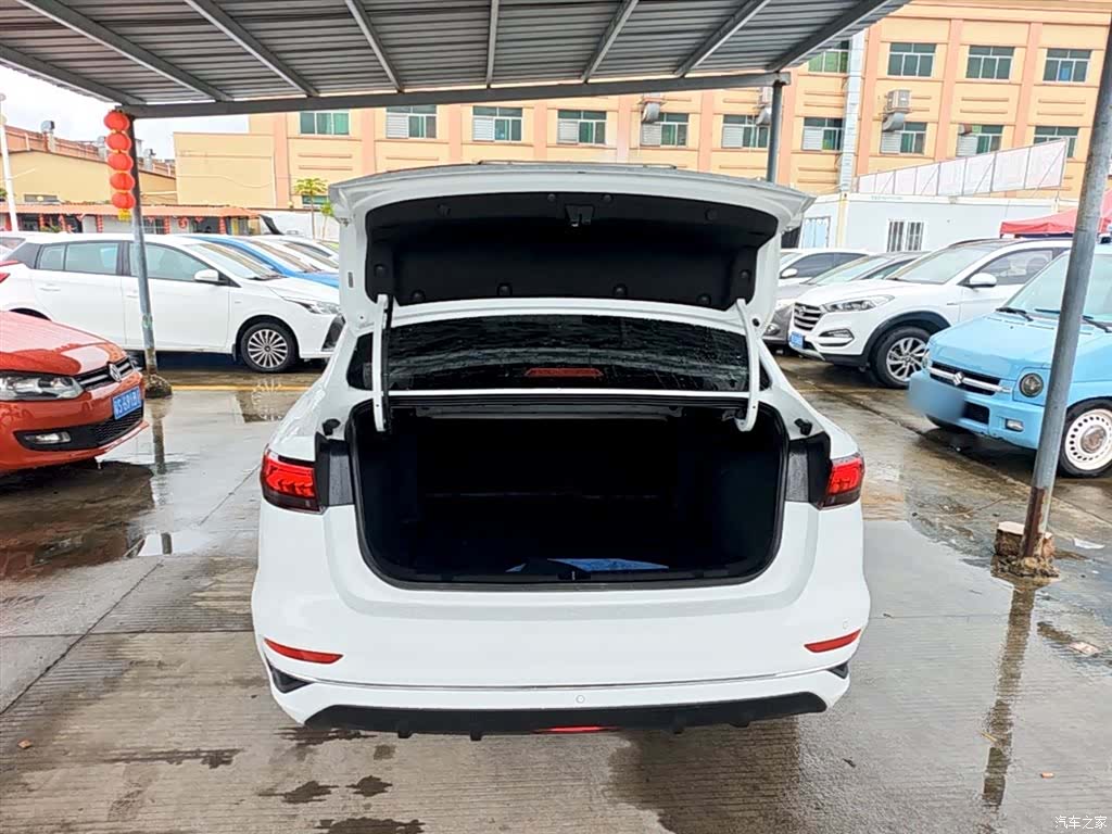 Geely Emgrand, 2022 19