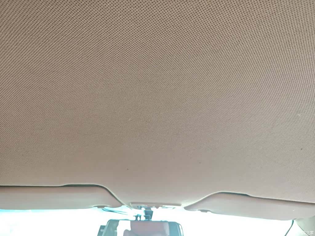Wuling 310W, 2019 9