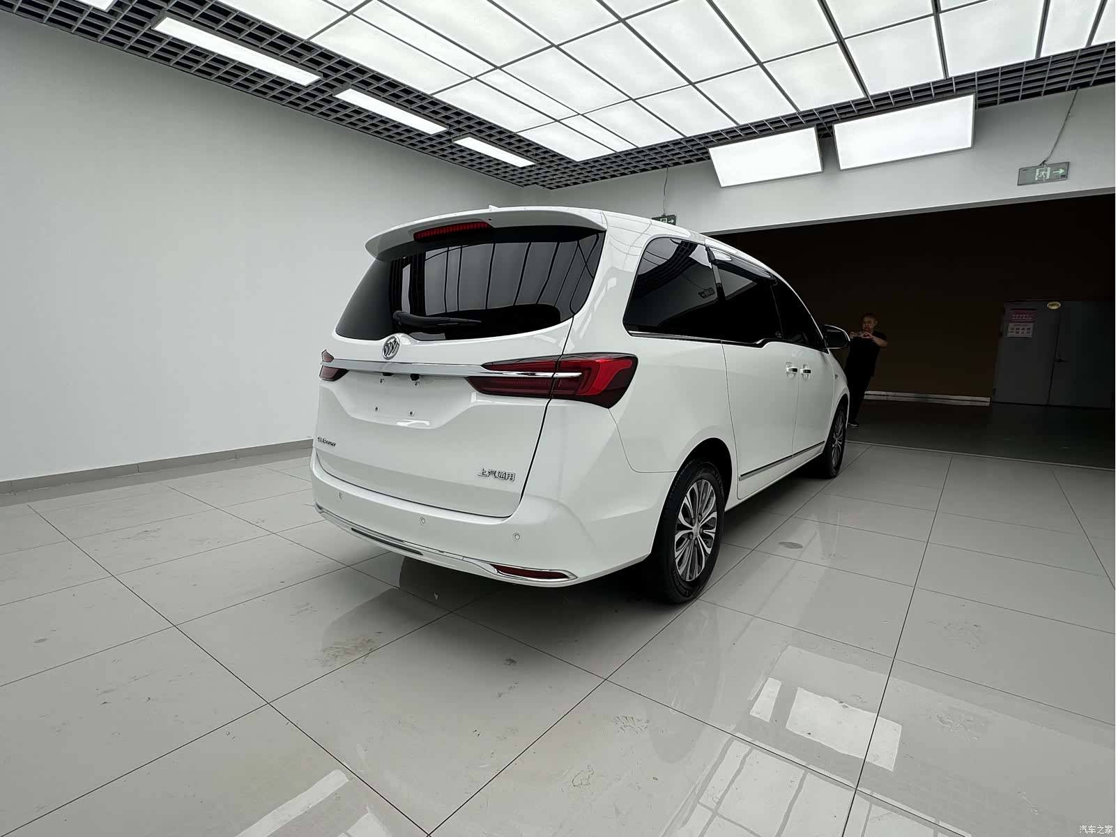 Buick GL8, 2020 9