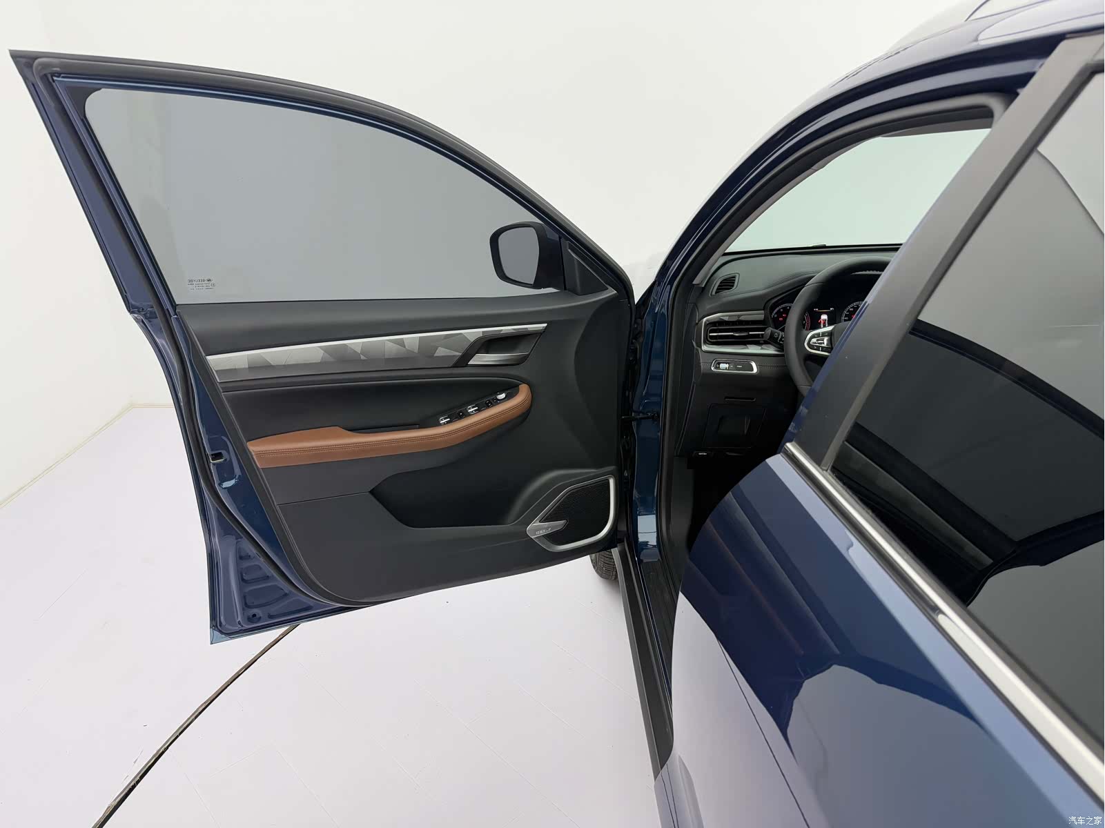 Geely X6, 2022 21