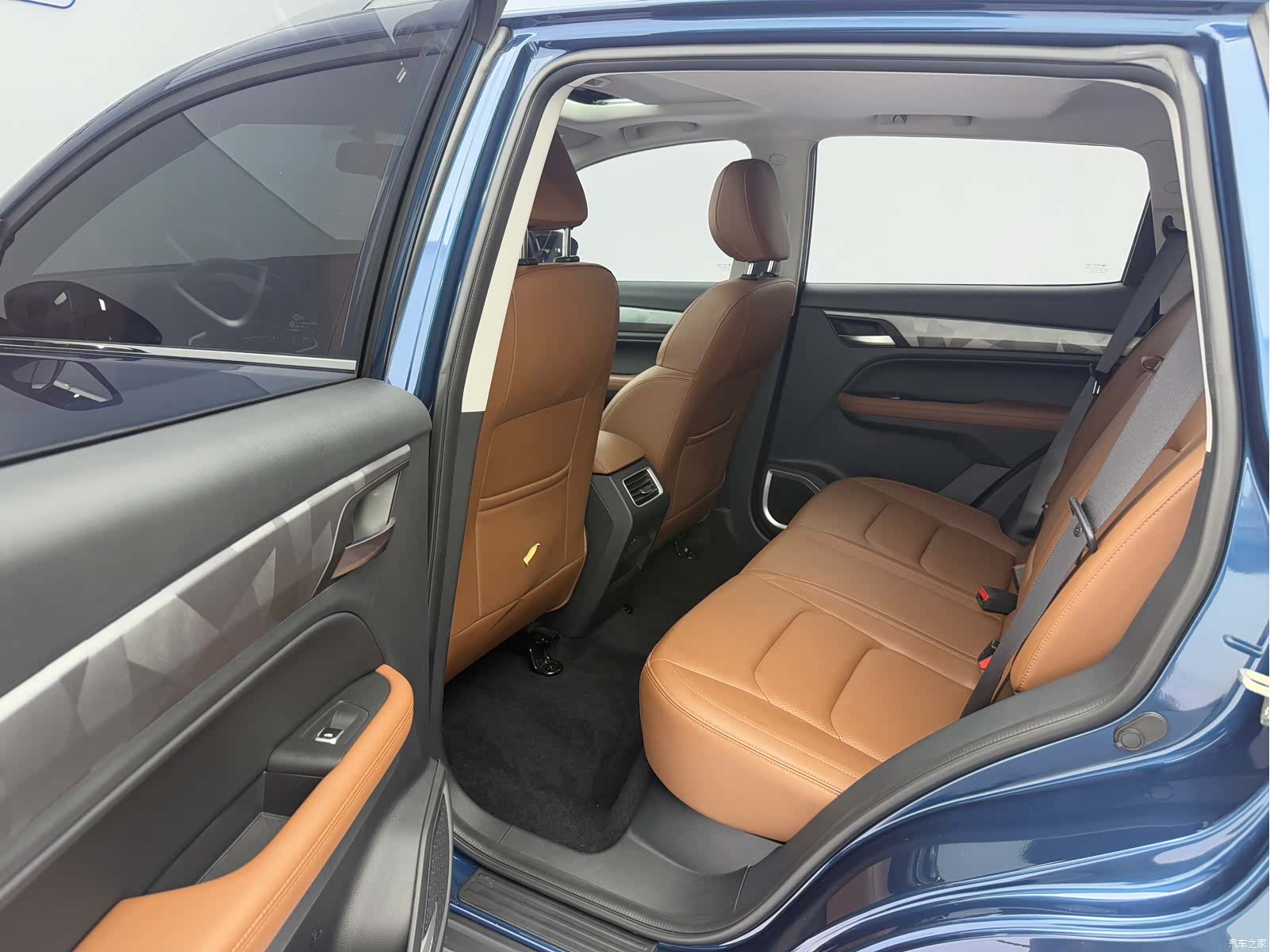 Geely X6, 2022 17
