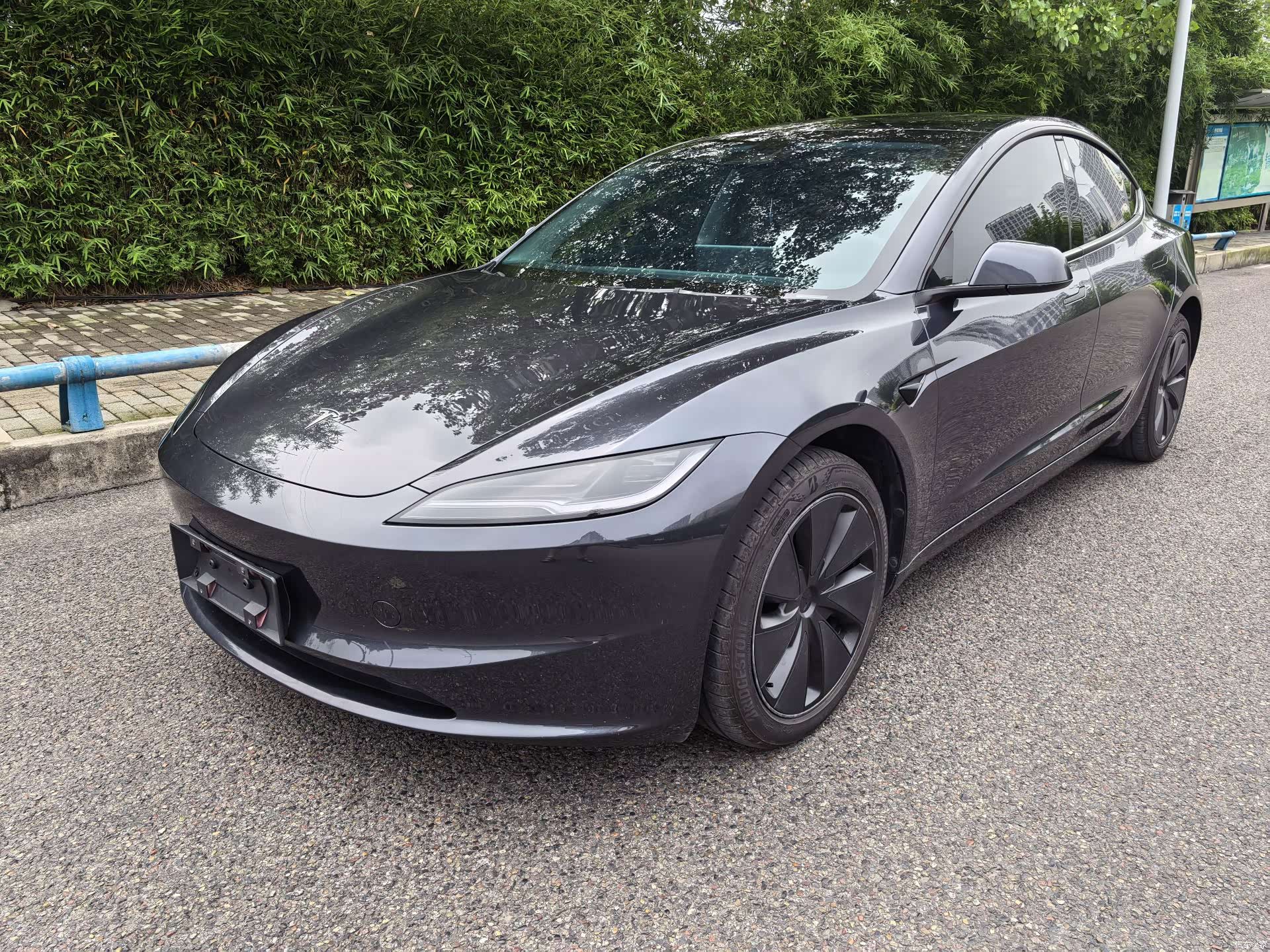 Tesla Model 3, 2025 1