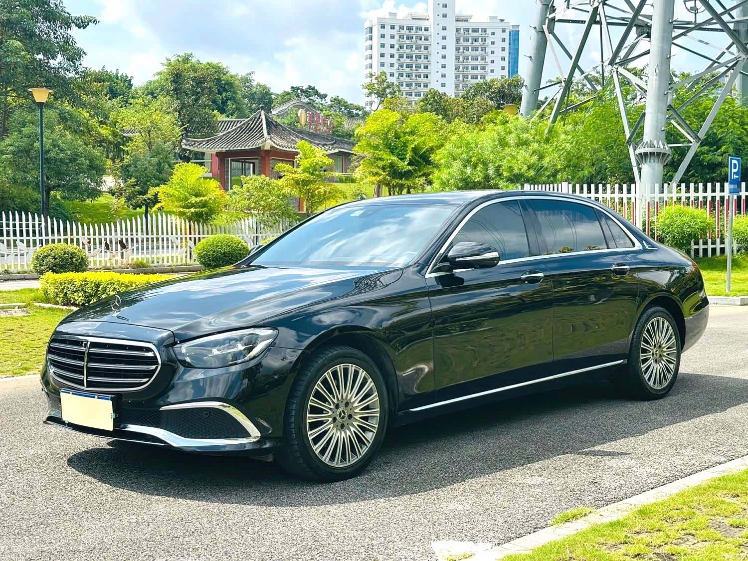Mercedes-Benz E-Class, 2022 1