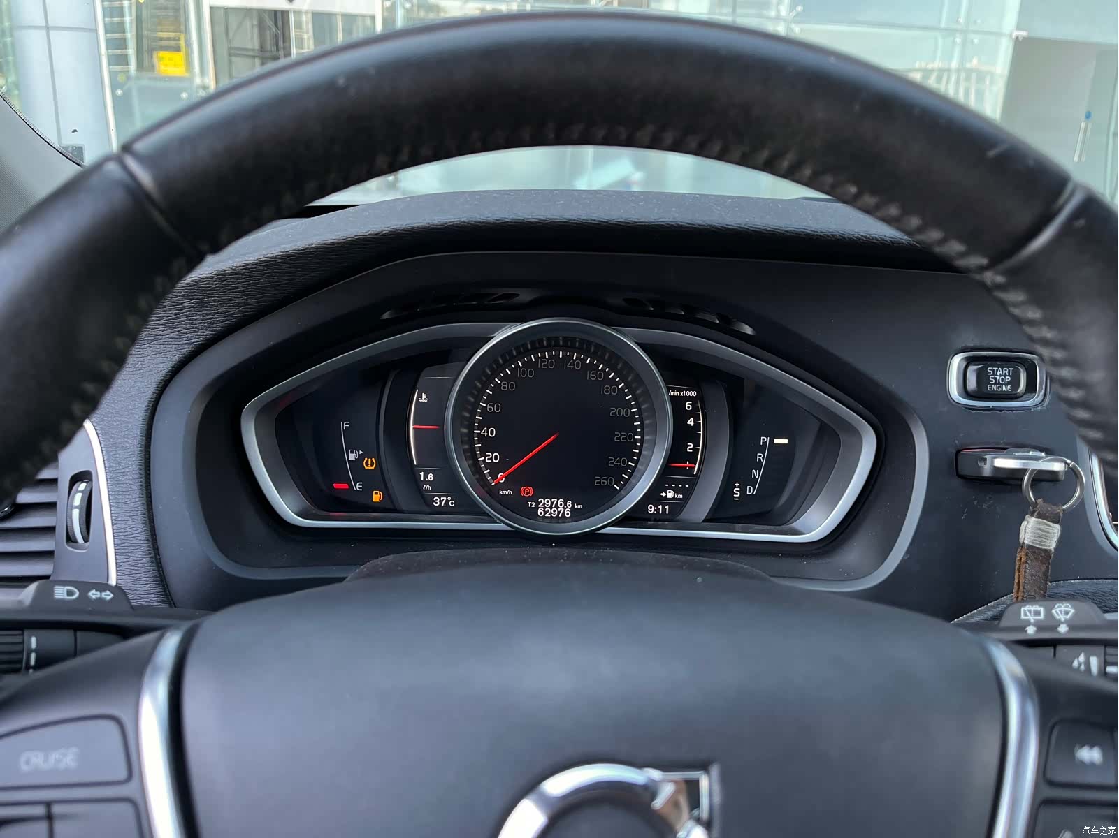 Volvo V40, 2018 8