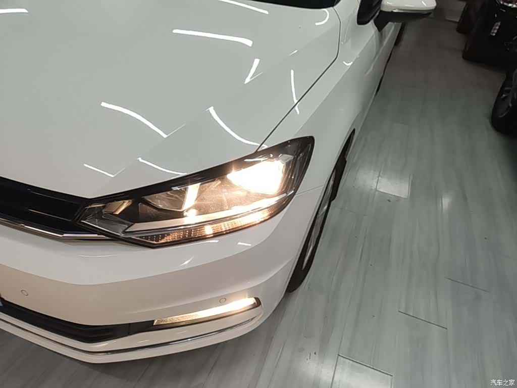 Volkswagen L, 2018 24