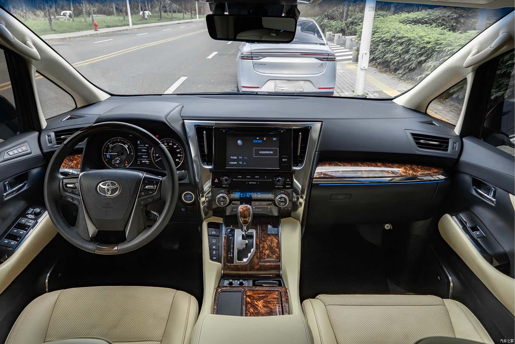 Toyota Alphard, 2020 17