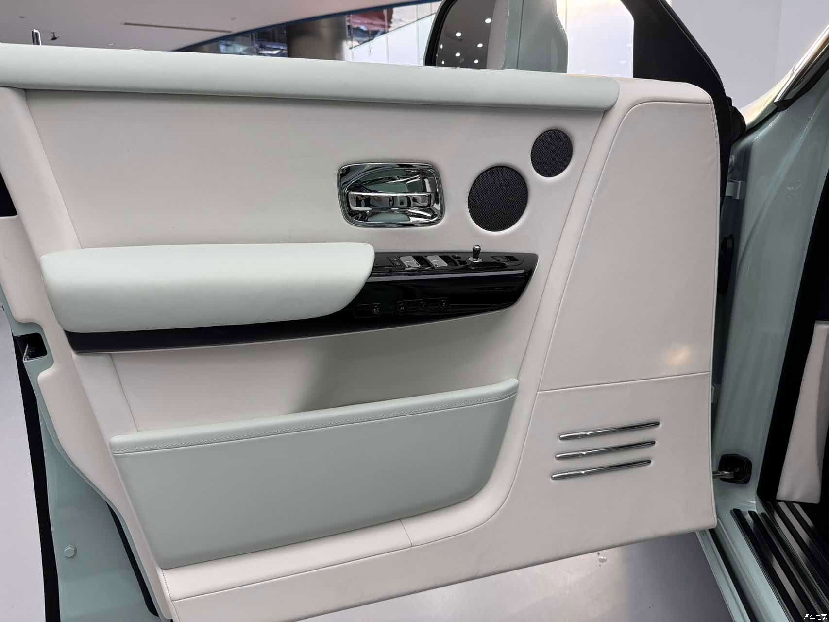 Rolls-Royce Phantom, 2024 22