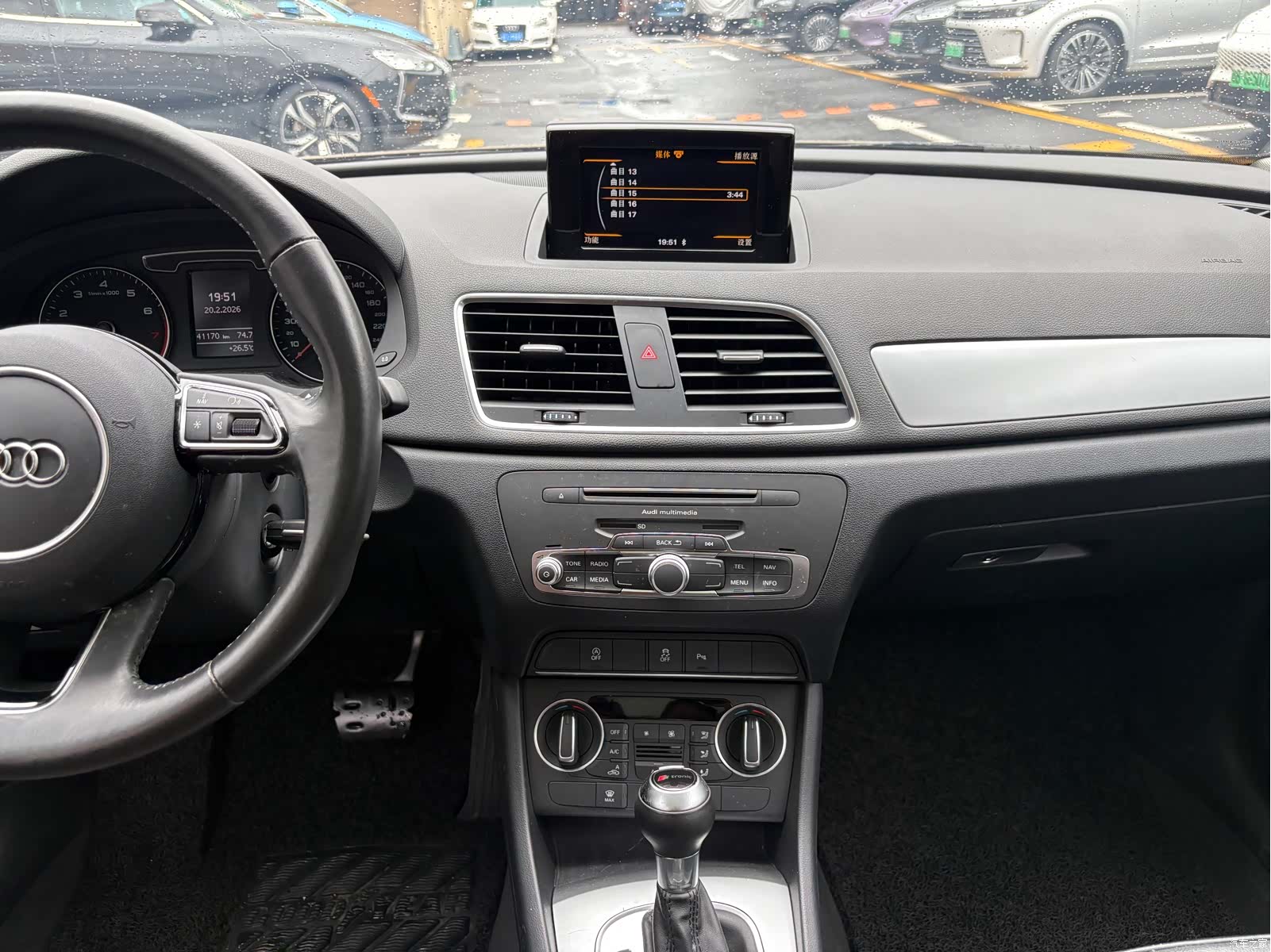 Audi Q3, 2017 11