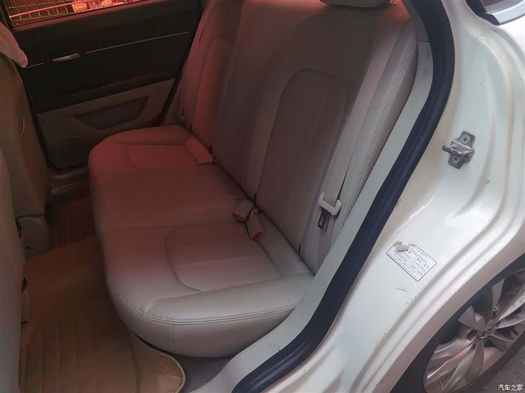 BAIC D50, 2015 18