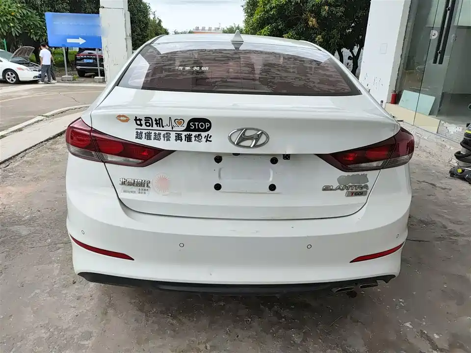 Hyundai Lead