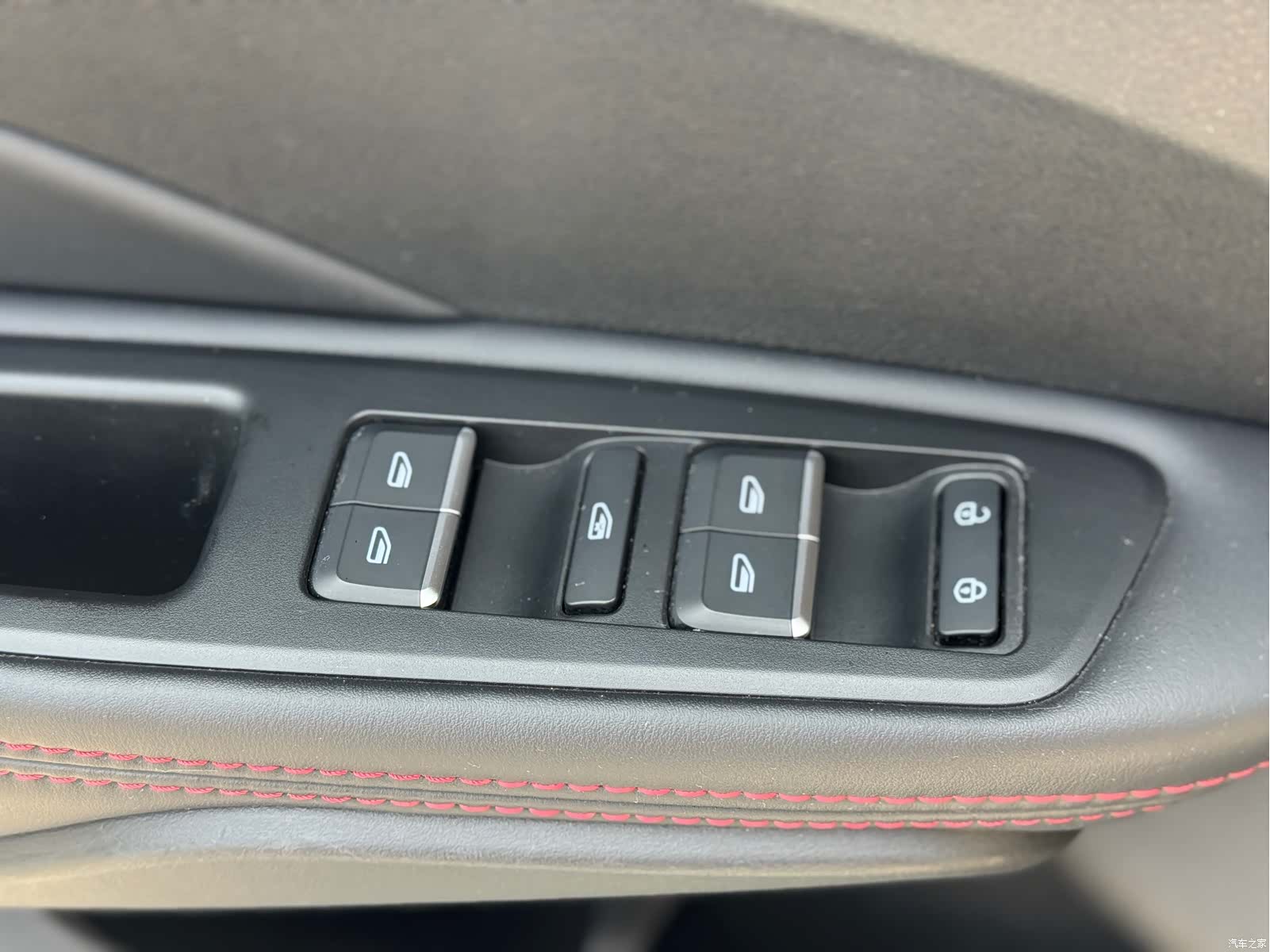 Geely Binray, 2020 18