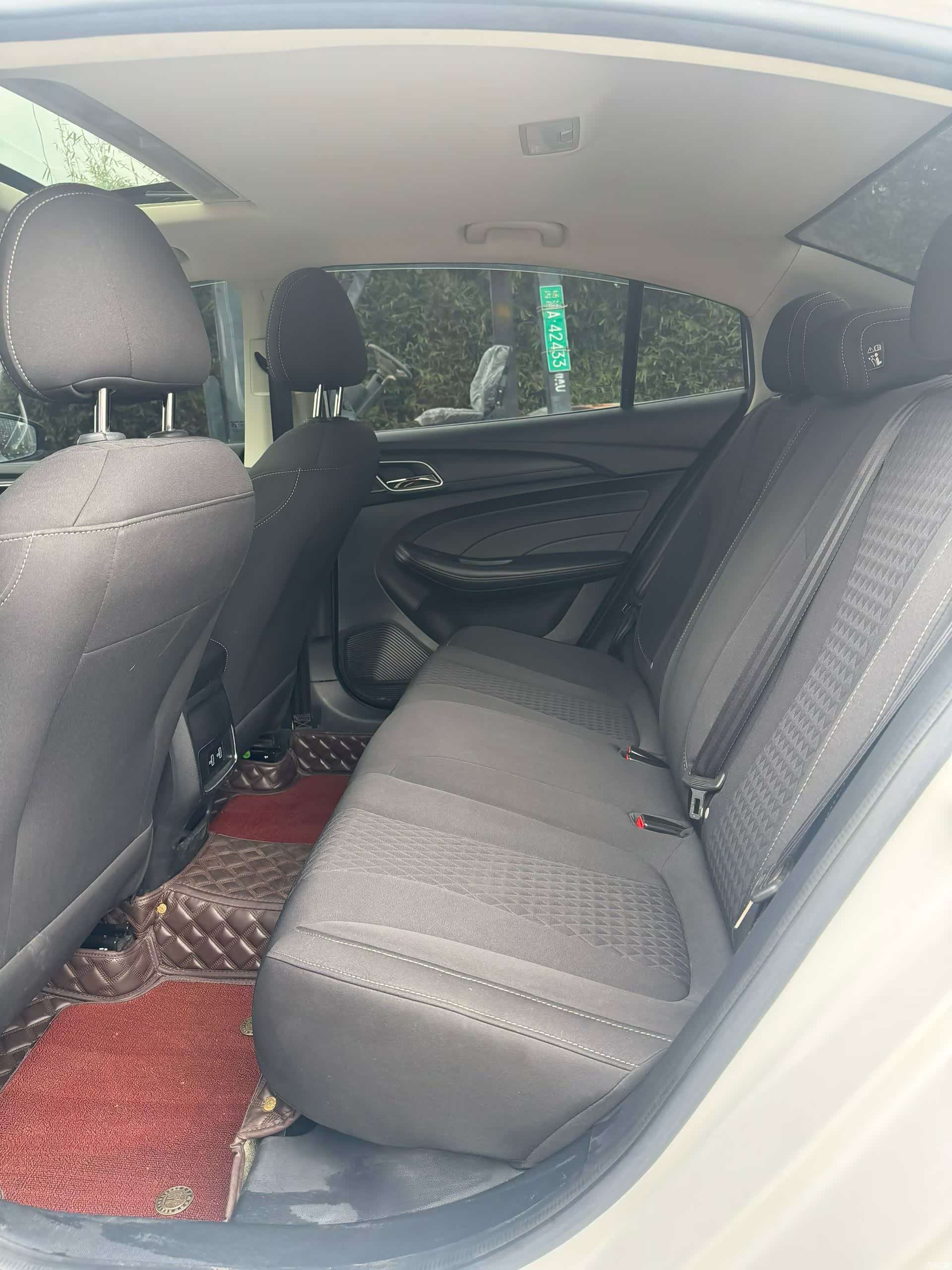 Roewe i5, 2020 8